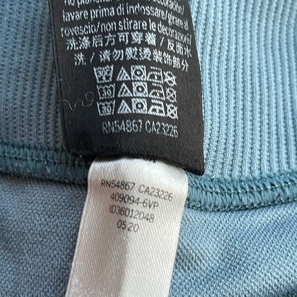 PINK ACTIVE Gradient Color Ombre' Green Leggings with Cutout Designs size small - Picture 6 of 7